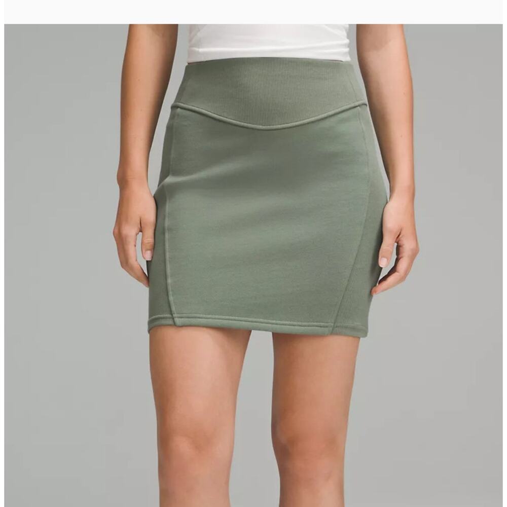 Lululemon Grey Eucalyptus Scuba High-Rise Mini Skirt size XL NWT